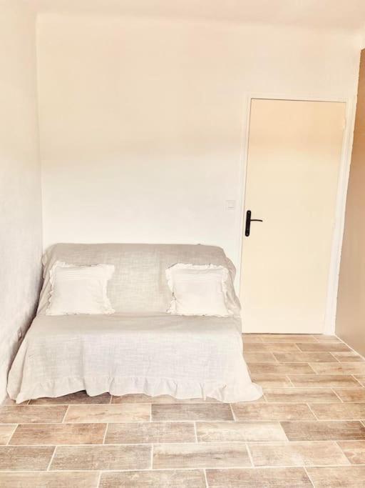 Maison Avec Jardin Et 3 Petits Chats , Proche Du Chateau Lacoste Le Puy-Sainte-Réparade 외부 사진